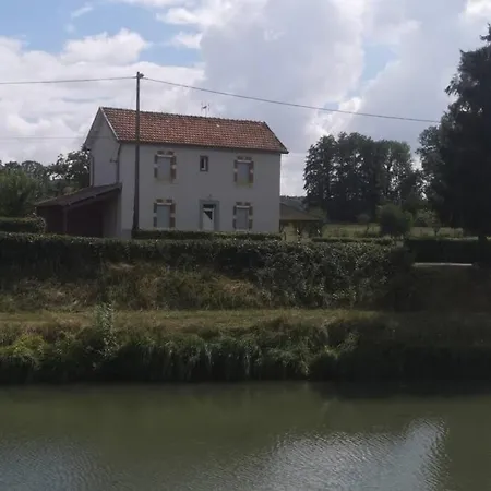 Au Bord De L'eau Prázdninový dům