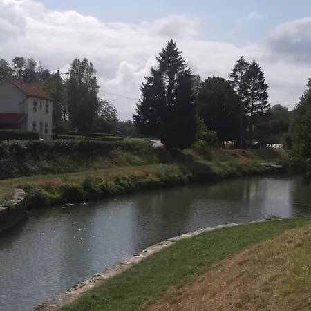 Au Bord De L'eau Prázdninový dům *